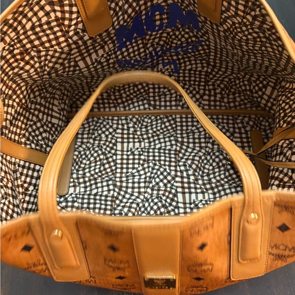 MCM Liz Large Reversible Tote Bag - Picture 5 of 9